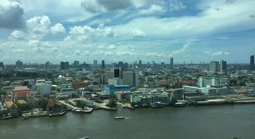 Baan Sathorn Riverfront0