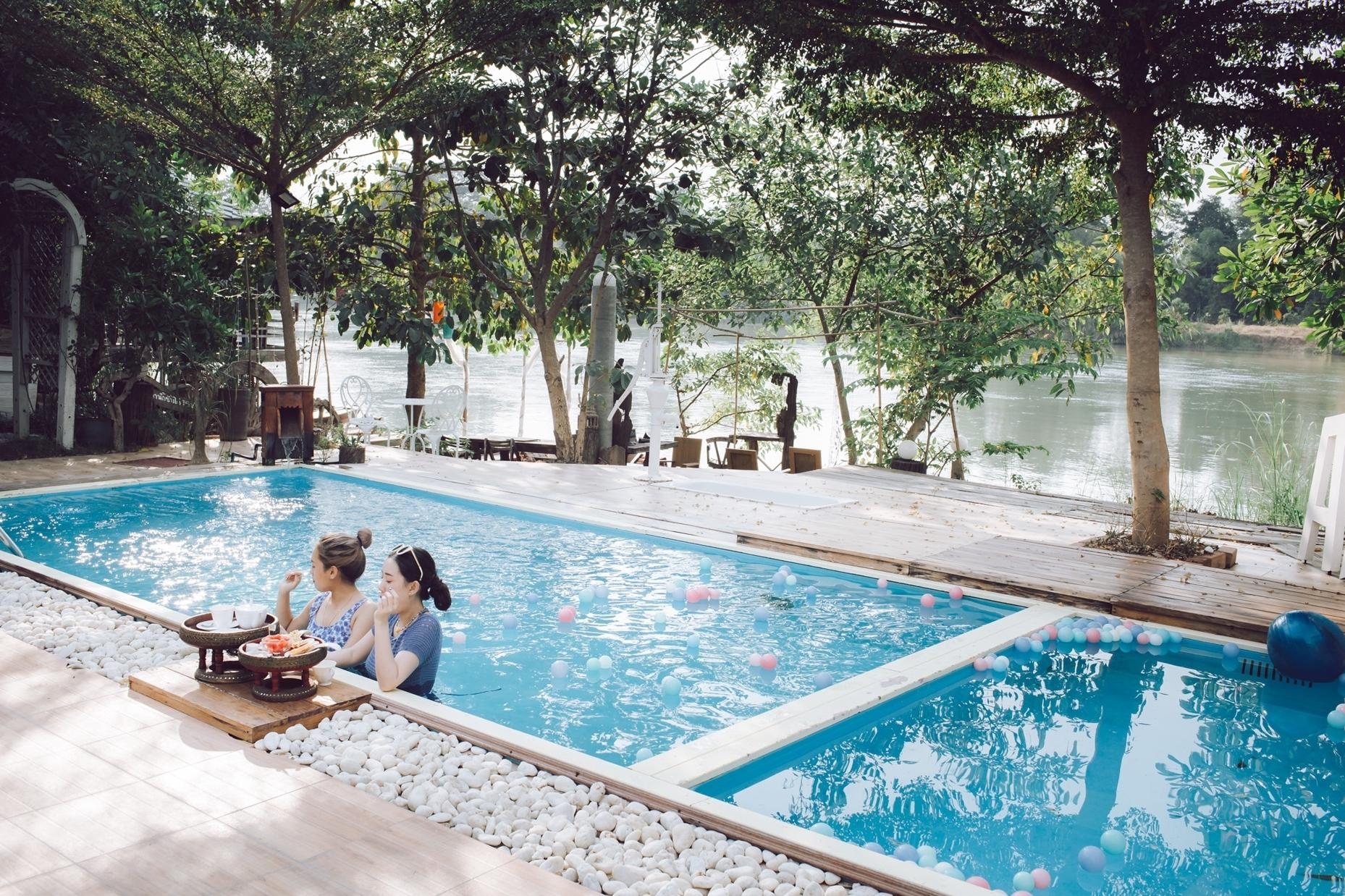 ดิ แอนทีค ริเวอร์ไซด์ รีสอร์ต (The Antique Riverside Resort)2
