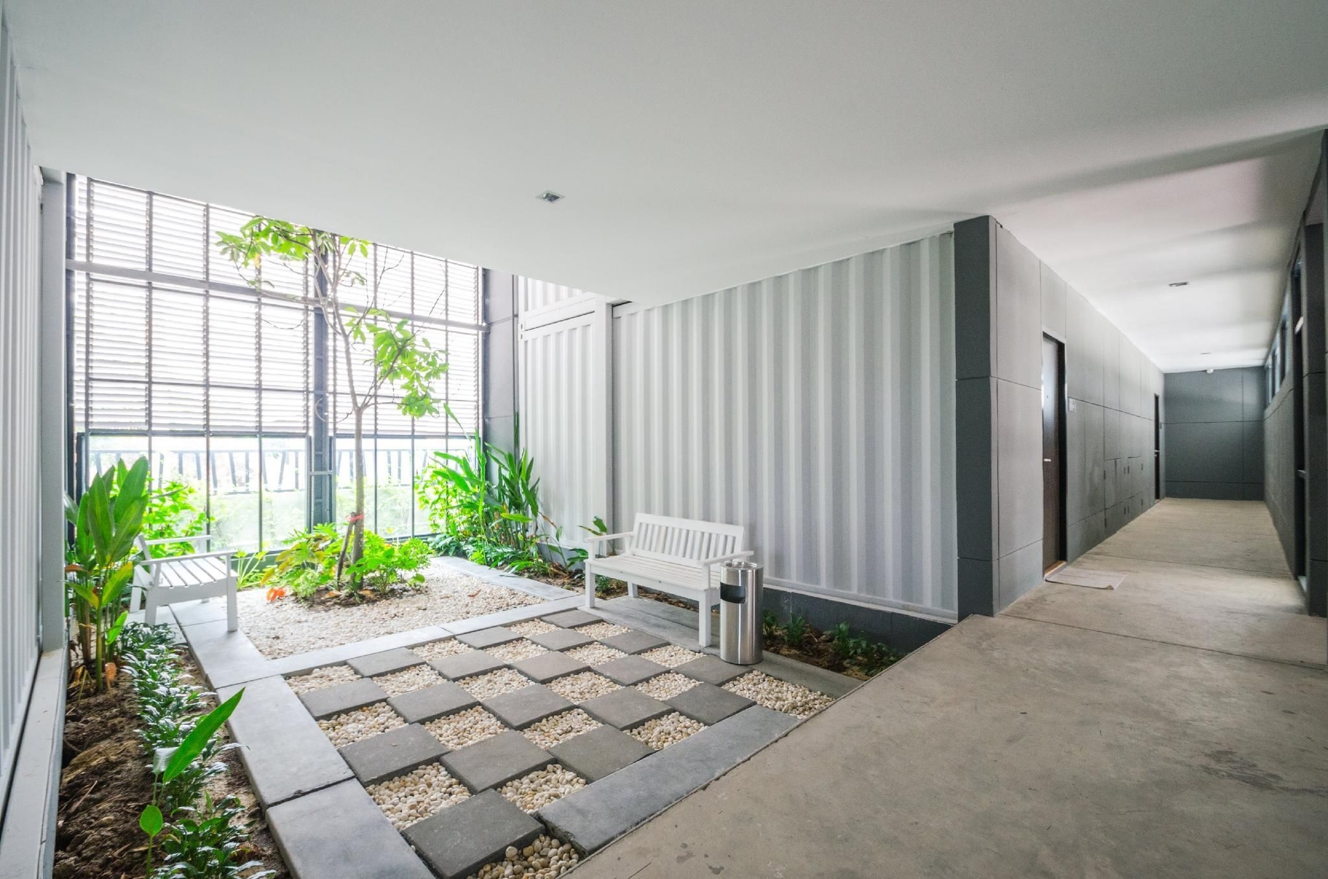 เดอะ บ๊อกซ์ เรสซิเด้นซ์ (The Box Residence)4
