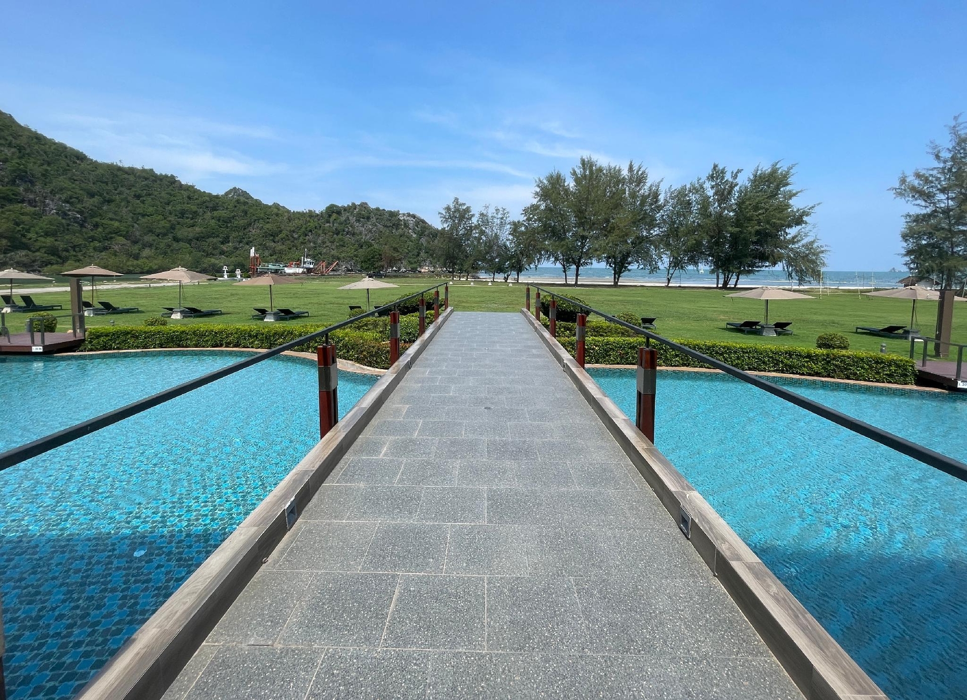 ลา อีสลา ปราณบุรี บีช รีสอร์ท (La Isla Pranburi Beach Resort)1