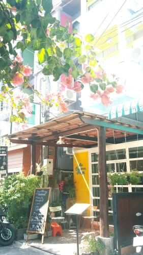The Commonroom CNX (The Common Room CNX)2