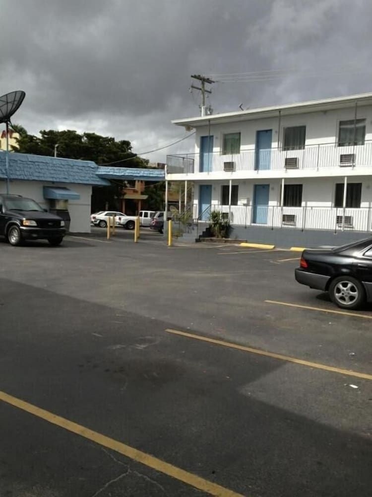 Miami Springs Inn1