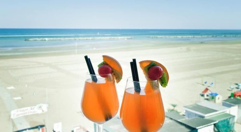 Riviera Mare Beach Life0