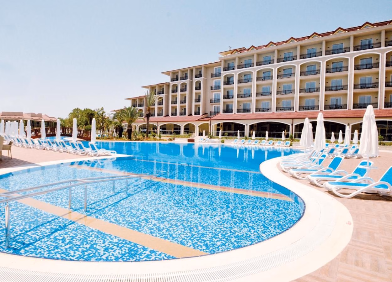 Paloma Oceana Resort0