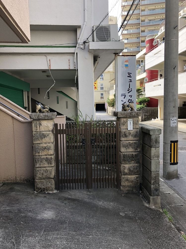 Ryukyu House Naha2