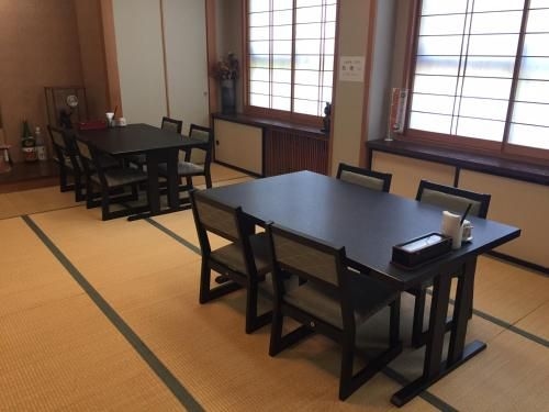 เรียวกัง ทะนะกะ (Ryokan Tanaka)1