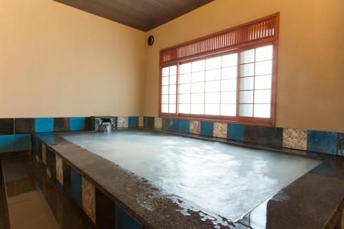Ryotei Matsuya Honkan Suizenji Ryokan3