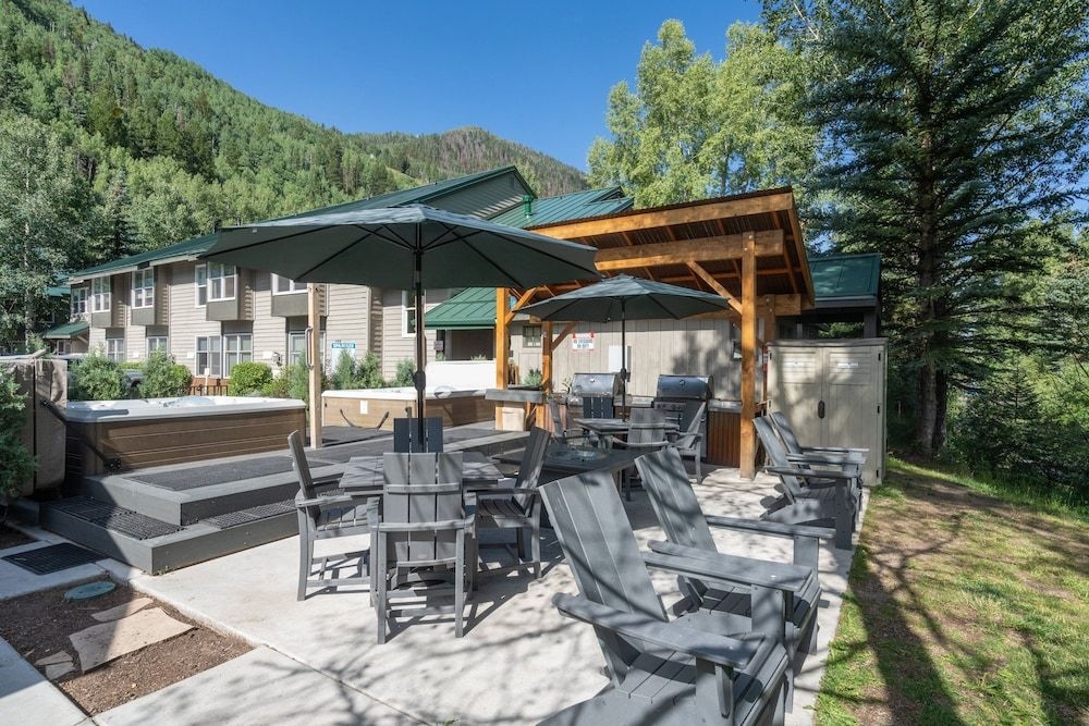 Mountainside Inn3