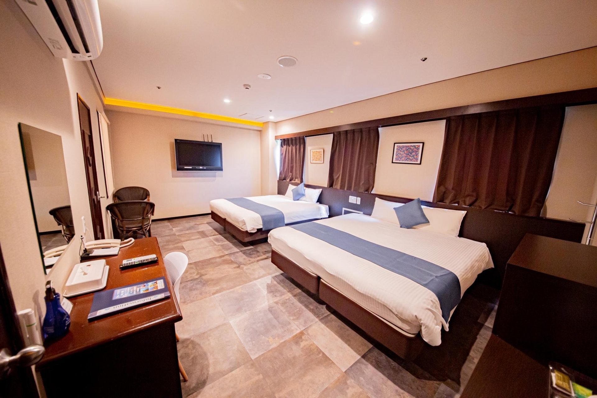 Rycom Crystal Hotel1