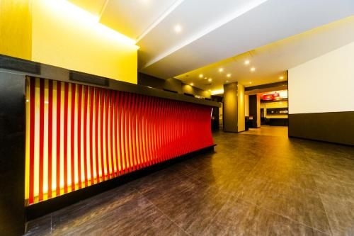 โรงแรมคุโระมง คริสตัล (Kuromon Crystal Hotel)1
