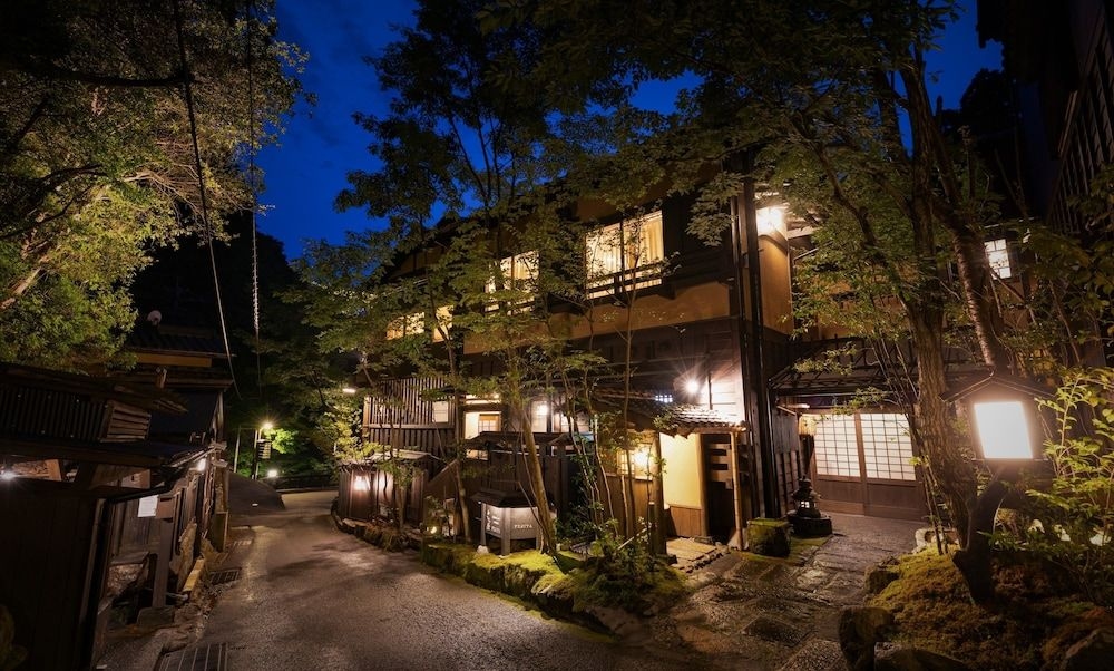 Fujiya1