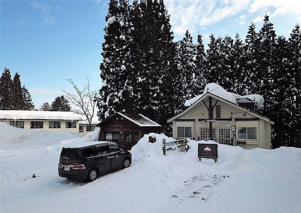 Mountain Hut Myoko1