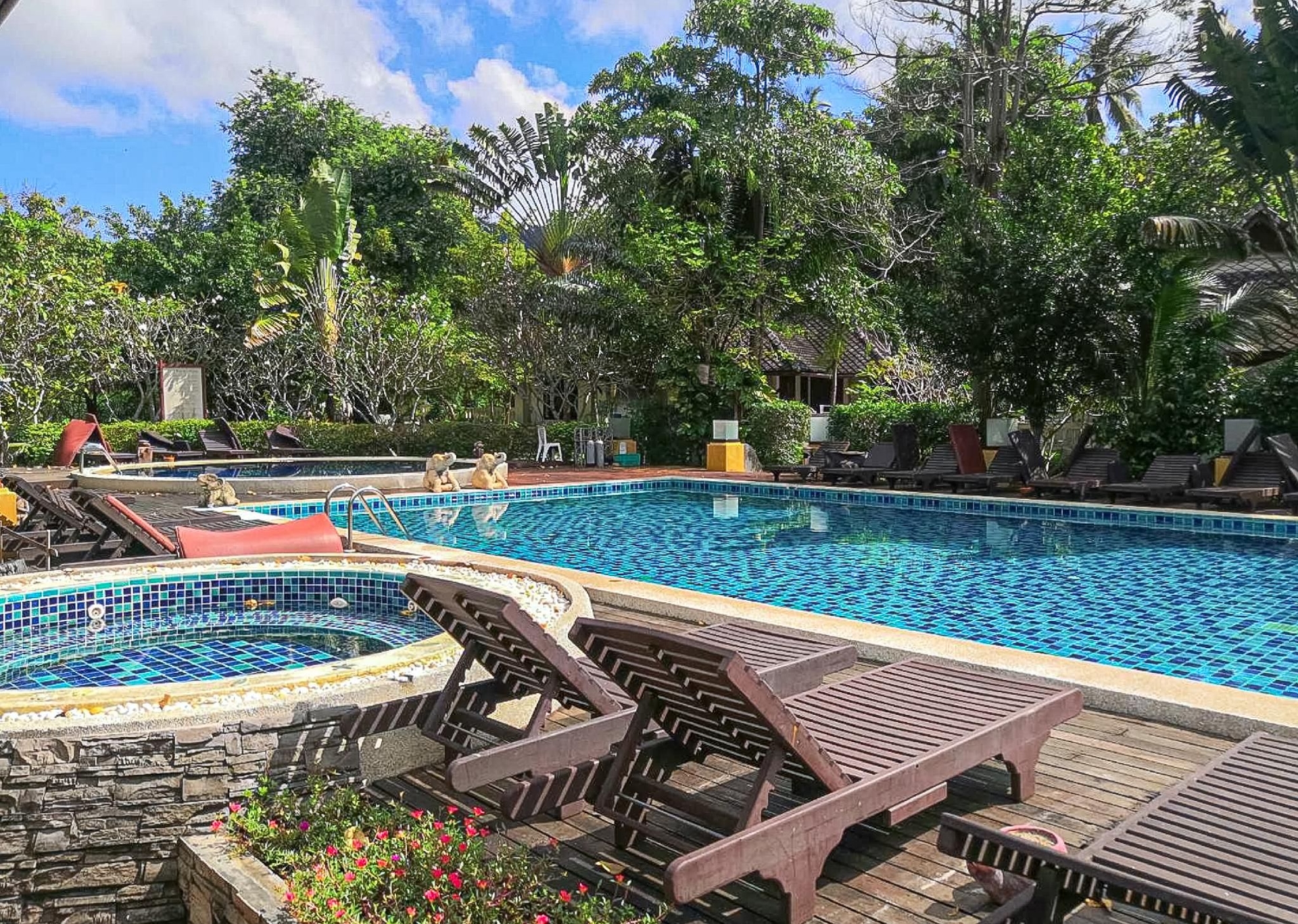 Seashell Resort3