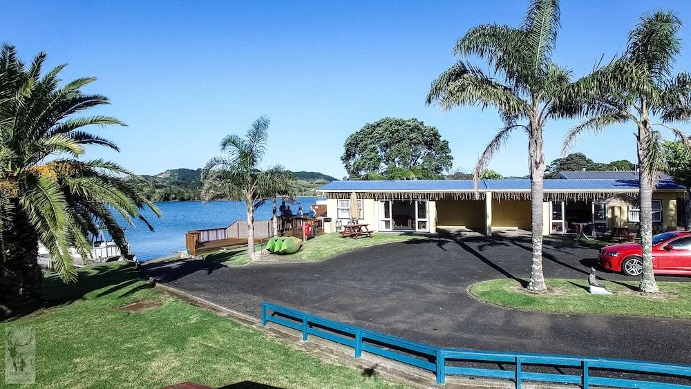 Raglan Palm Beach Motel3