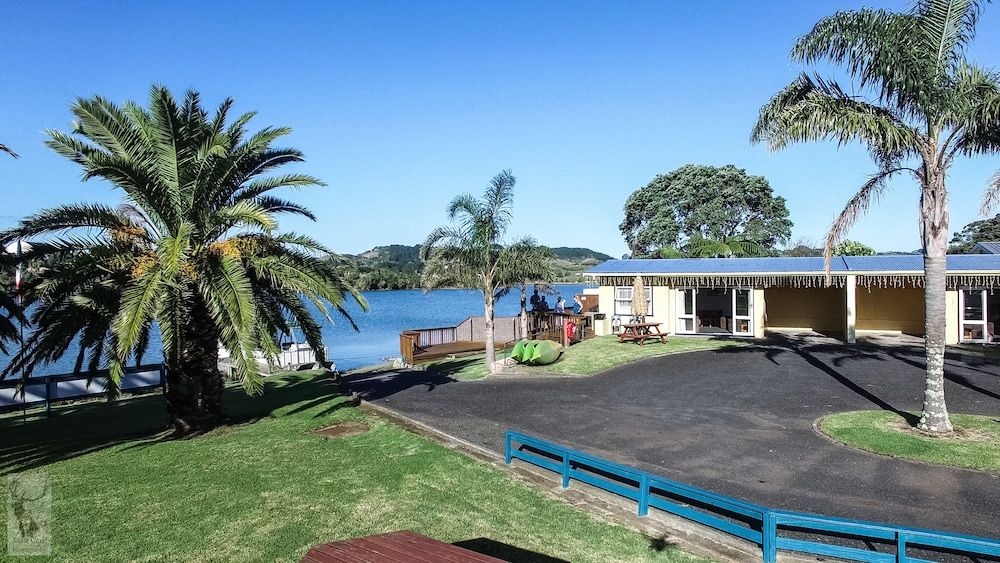 Raglan Palm Beach Motel1