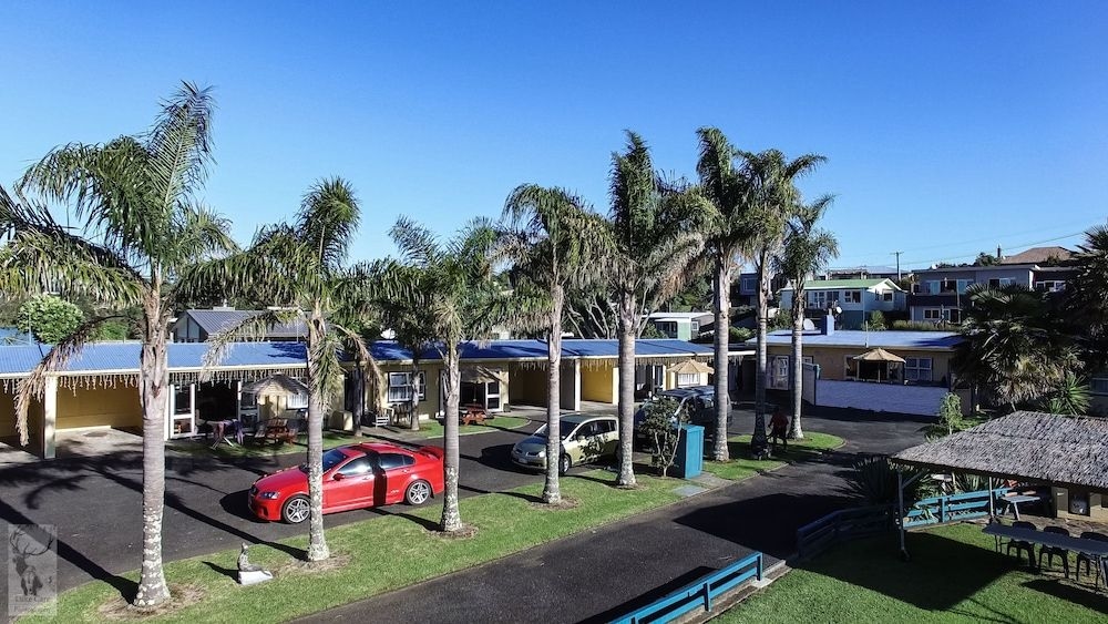 Raglan Palm Beach Motel2