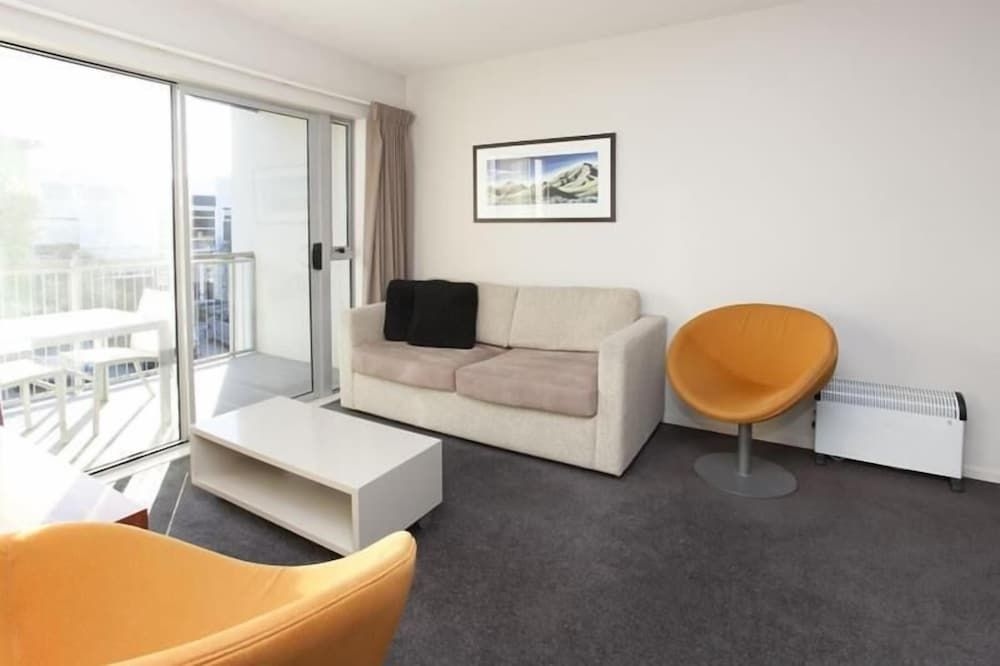 Apartment 253