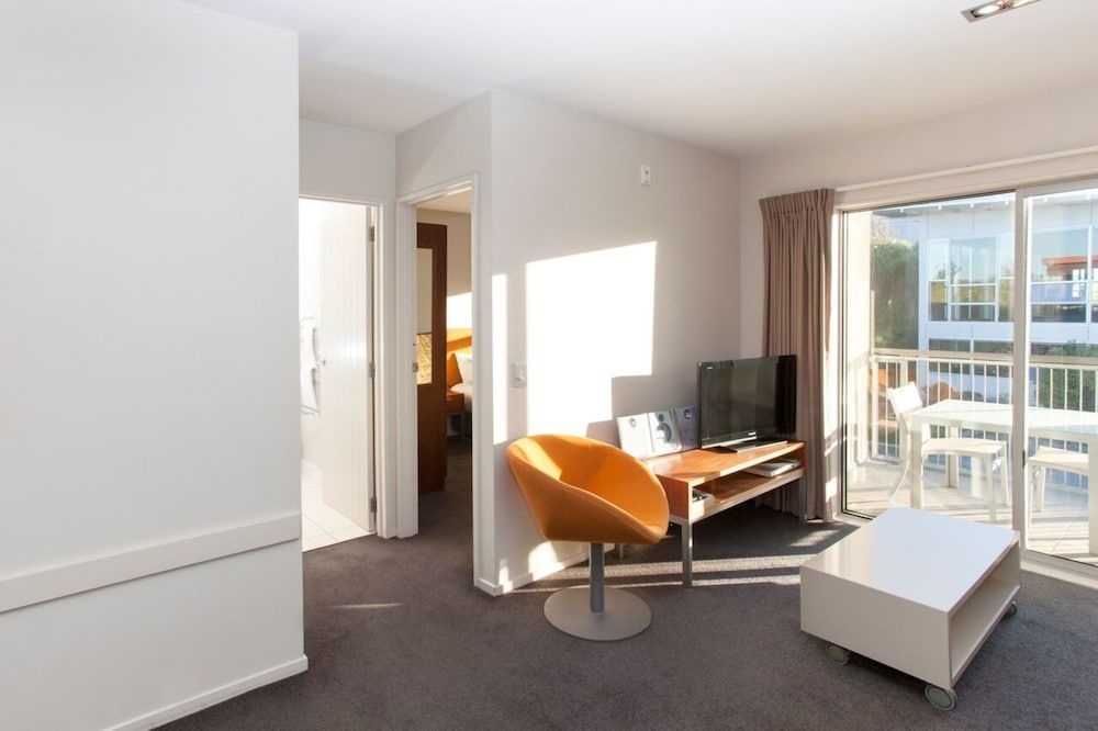 Apartment 251