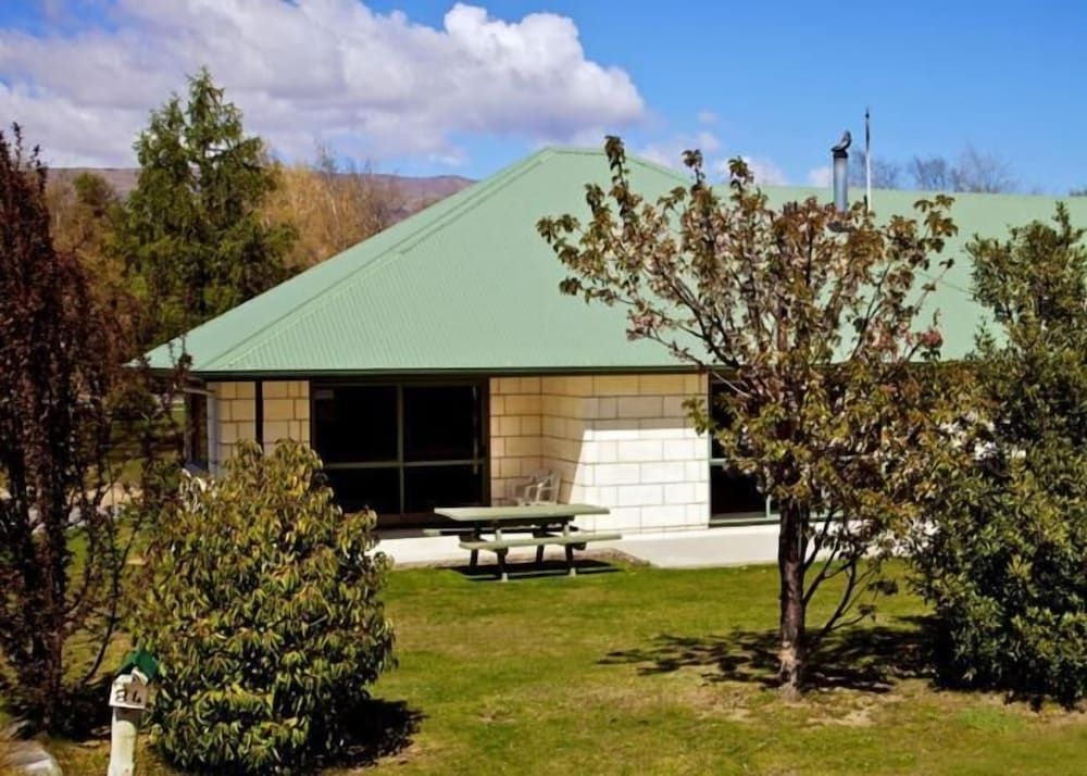 Hedditch Hideaway1