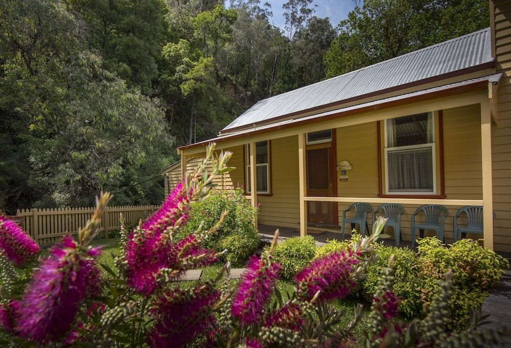 Creek Cottage1