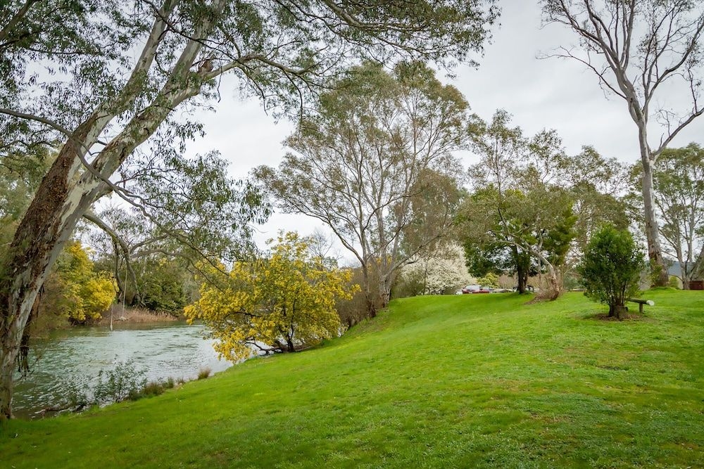 Eildon Riverside Holiday Park4