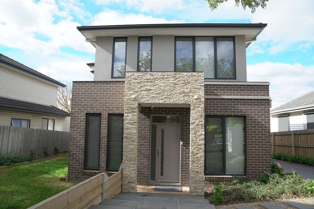 New Comfort house near Box Hill1