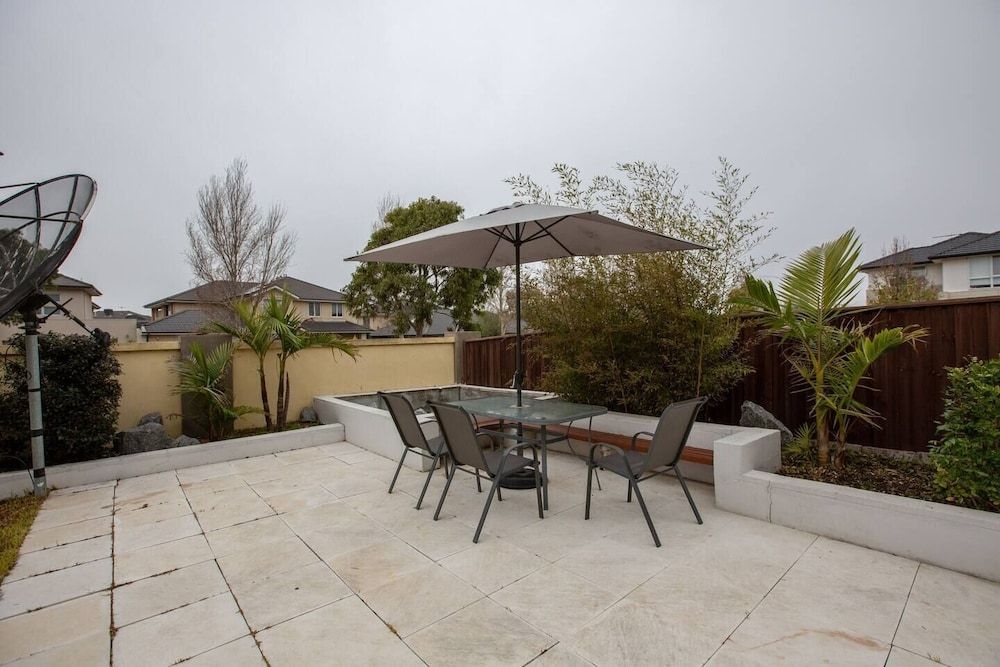Superb Luxe 5BR house At Point Cook near lake2