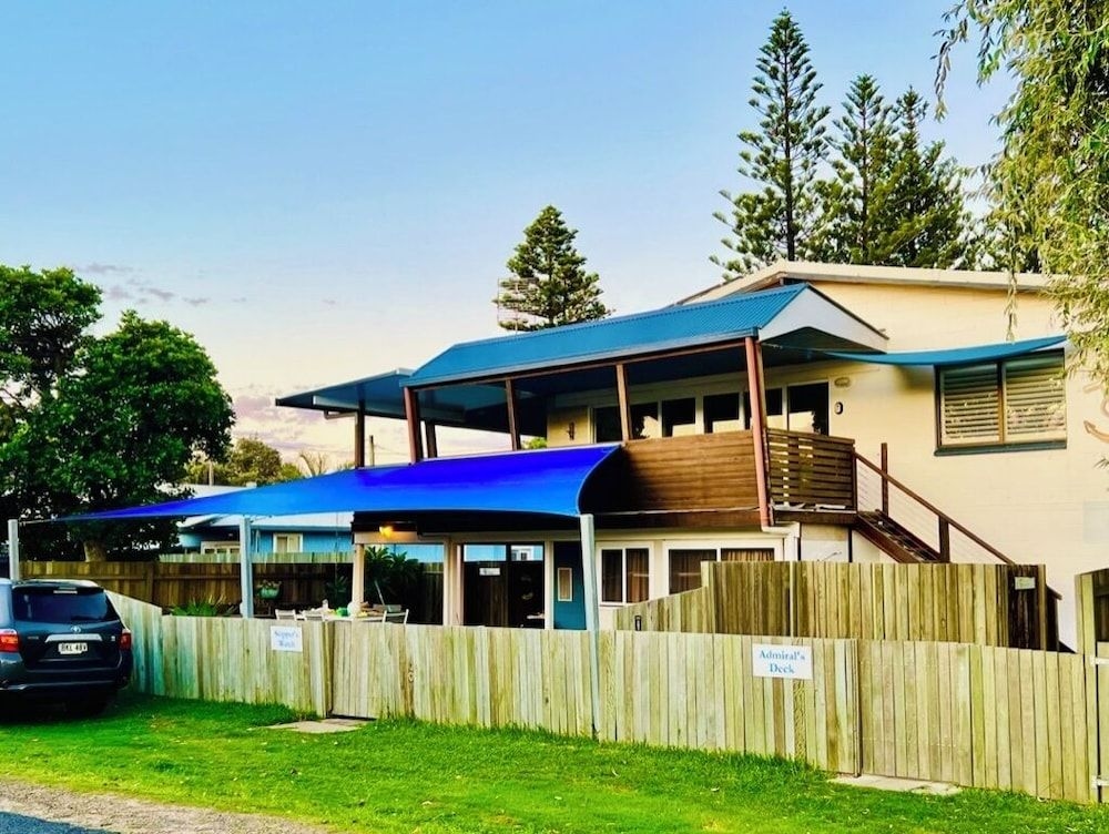 Blue River Apartments3