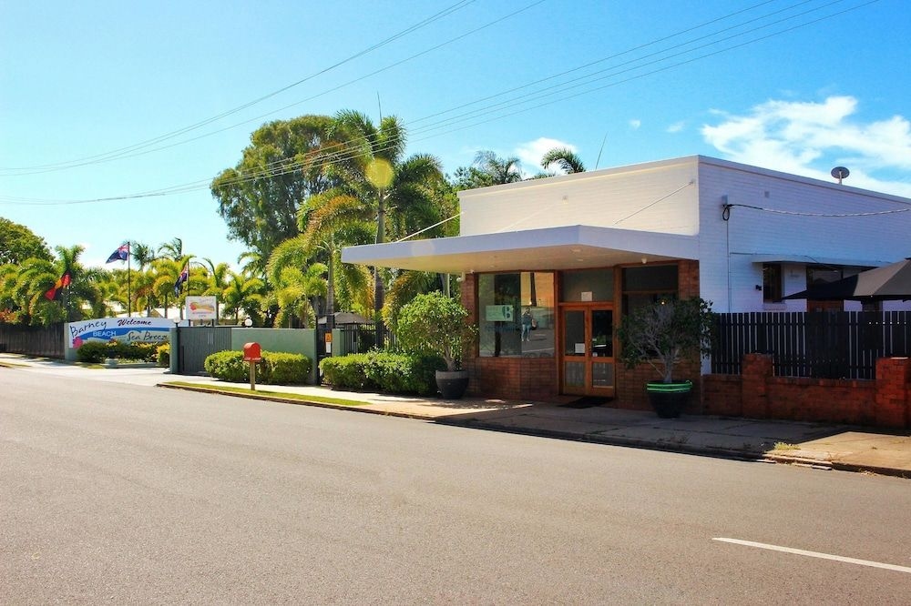 Barney Beach Accommodation3