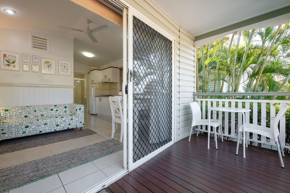Barney Beach Accommodation0
