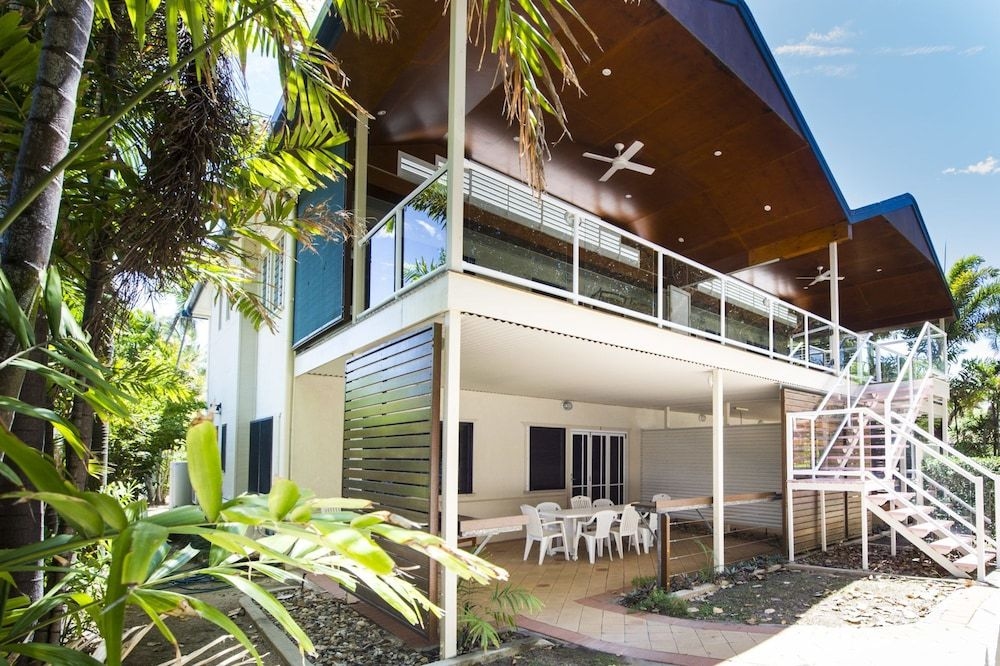 Picnic Bay Apartments Unit 11