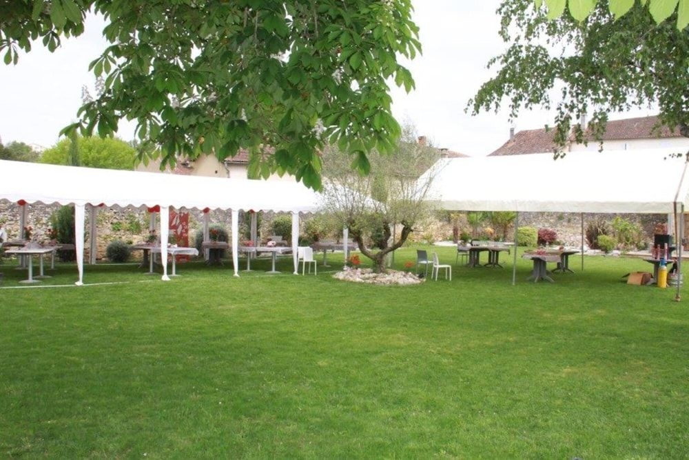 Le Continental Hotel1