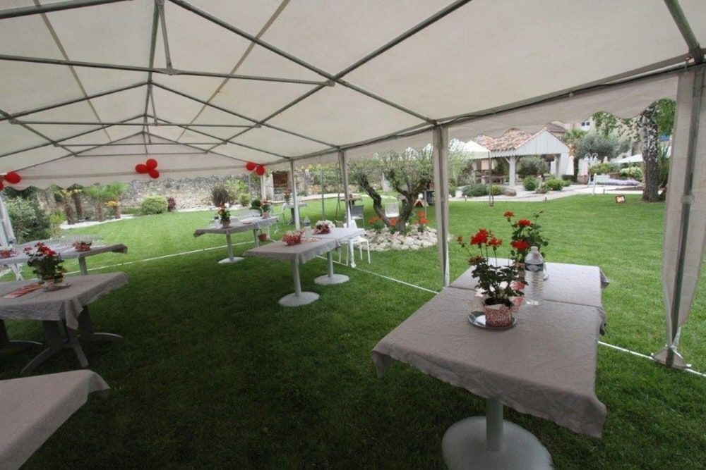 Le Continental Hotel2