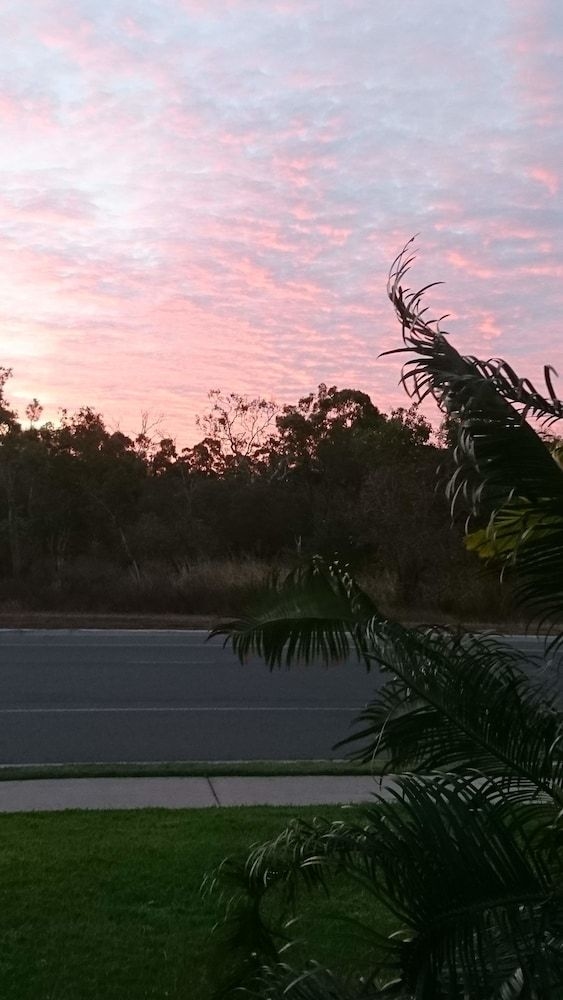 Palm Lakeside Holiday Home - Bowen, Whitsundays, Queensland4