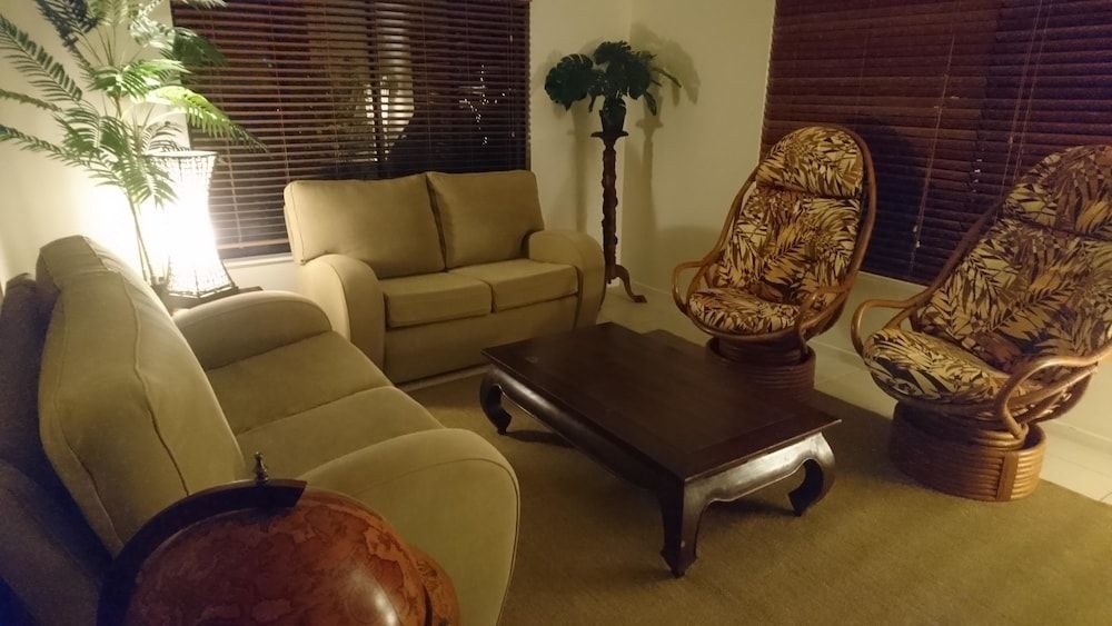 Palm Lakeside Holiday Home - Bowen, Whitsundays, Queensland1