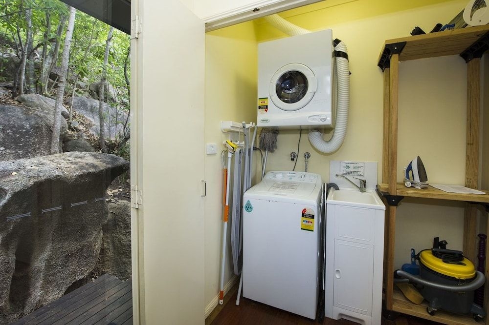 Manyana, 3 Opalia Court4