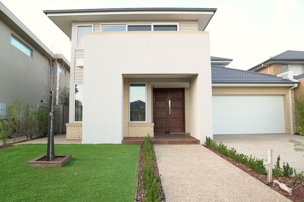 Luxury Waterfront Villa in Sanctuary Lakes3