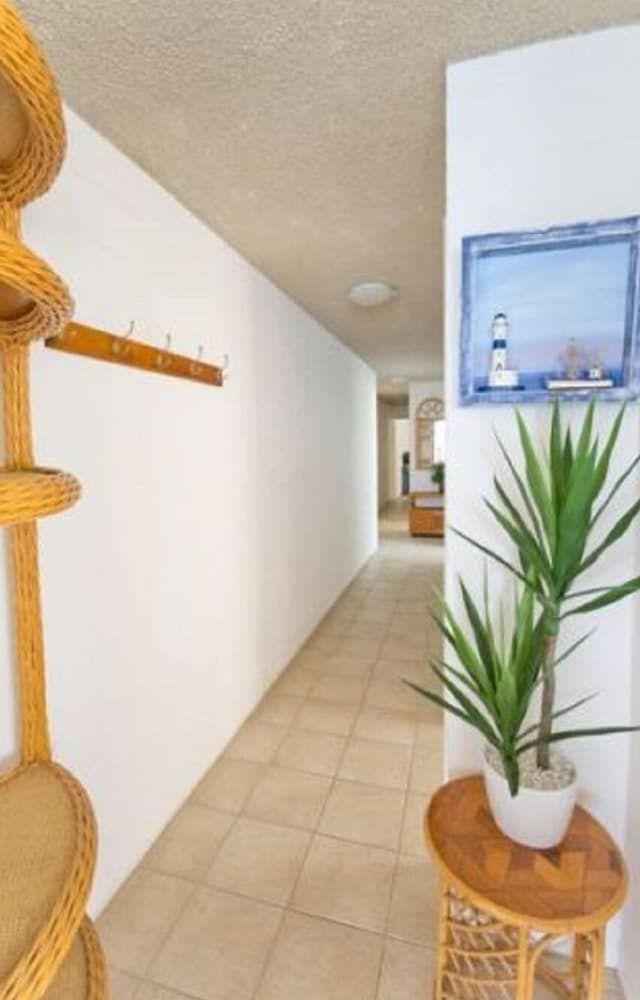 Suncrest 33