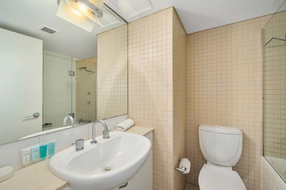 Bridge and Sails - Views of the Bridge and Opera House from this Executive 2BR Apartment in Darlinghurst3