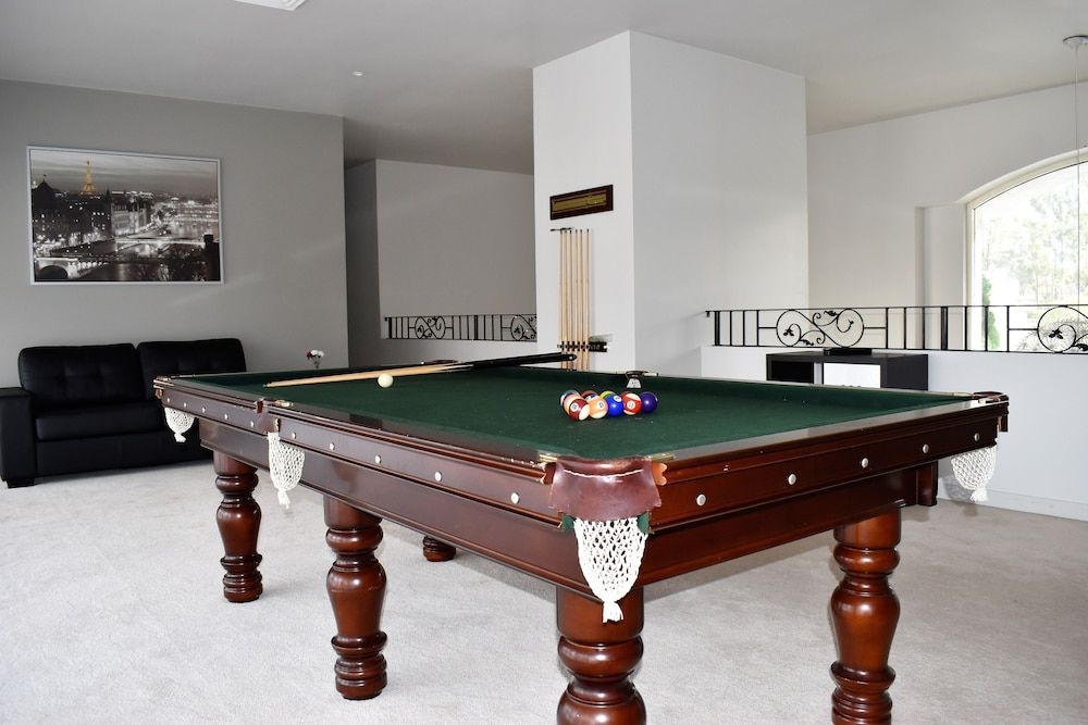 Luxury Bungalow3