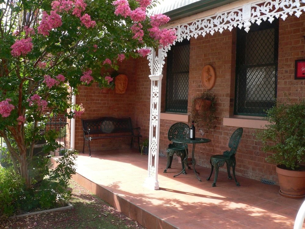 Ningana Heritage Houses2