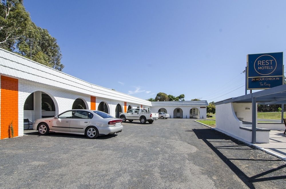 Rest Motels3
