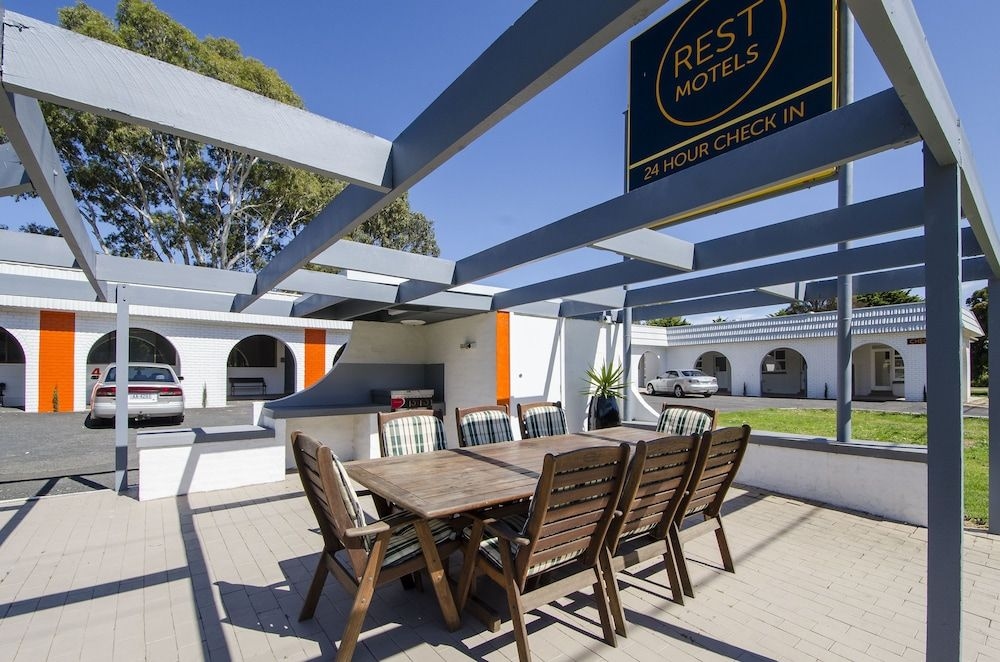 Rest Motels4