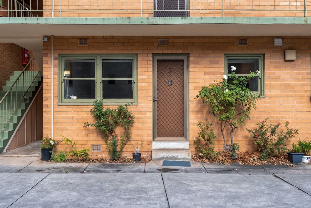 Comfy One-Bedroom Unit Between City And Airport2