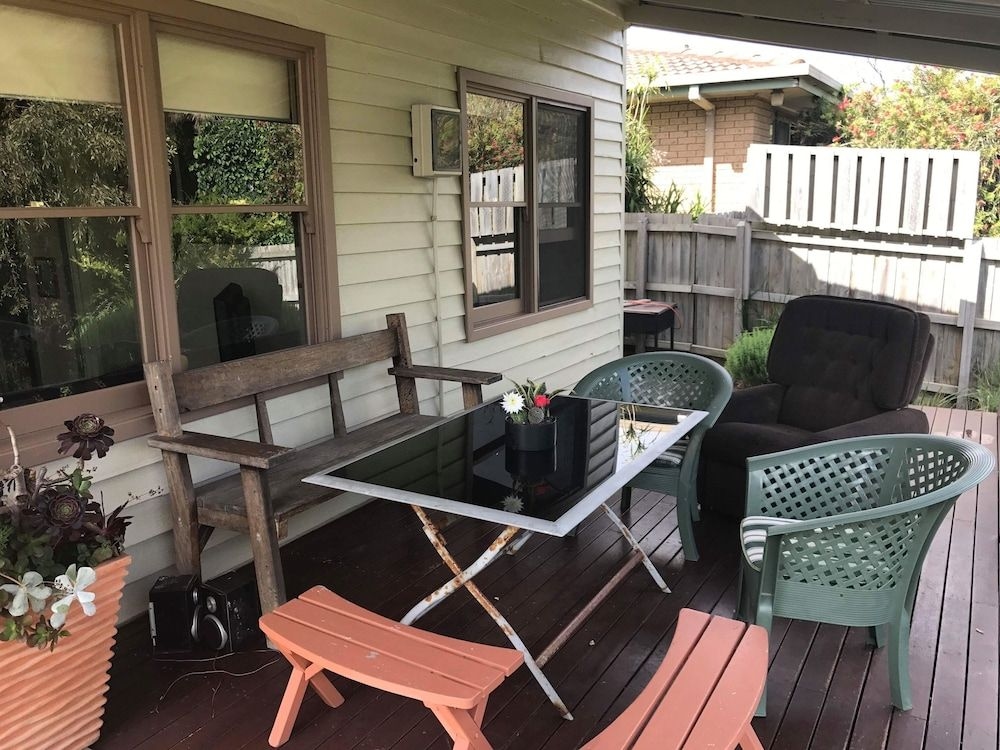 Port Campbell Guesthouse & Flash Packers1