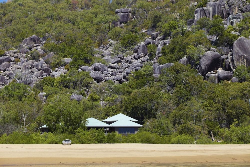 Absolute Beachfront2