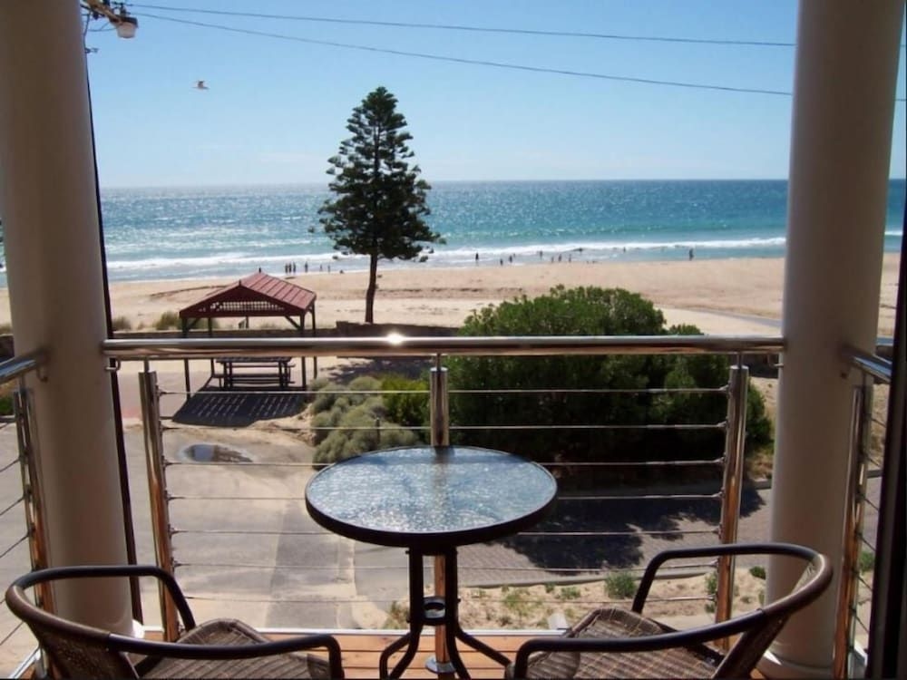Christies Seahorse Holiday Townhouses1