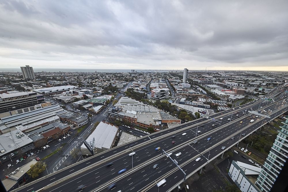 Mega Style Apartments Southbank Crown1
