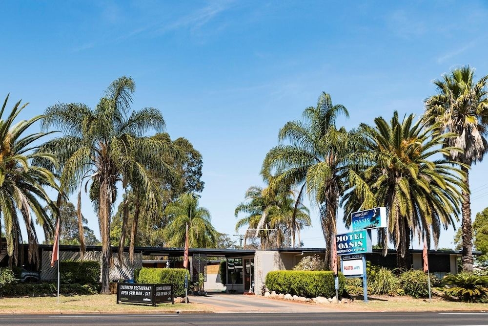 Motel Oasis2