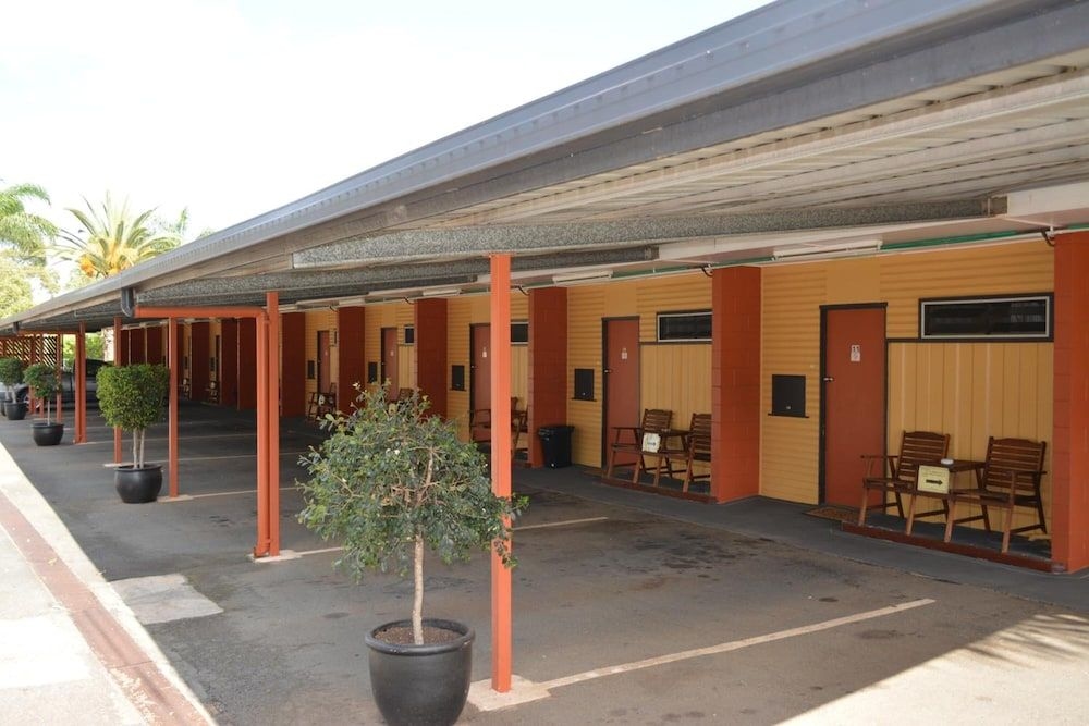 Motel Oasis3
